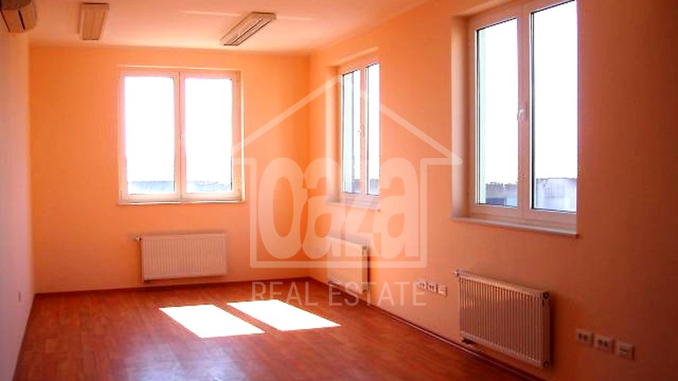 Commercial Property, 86 m2, For Rent, Rijeka - Centar