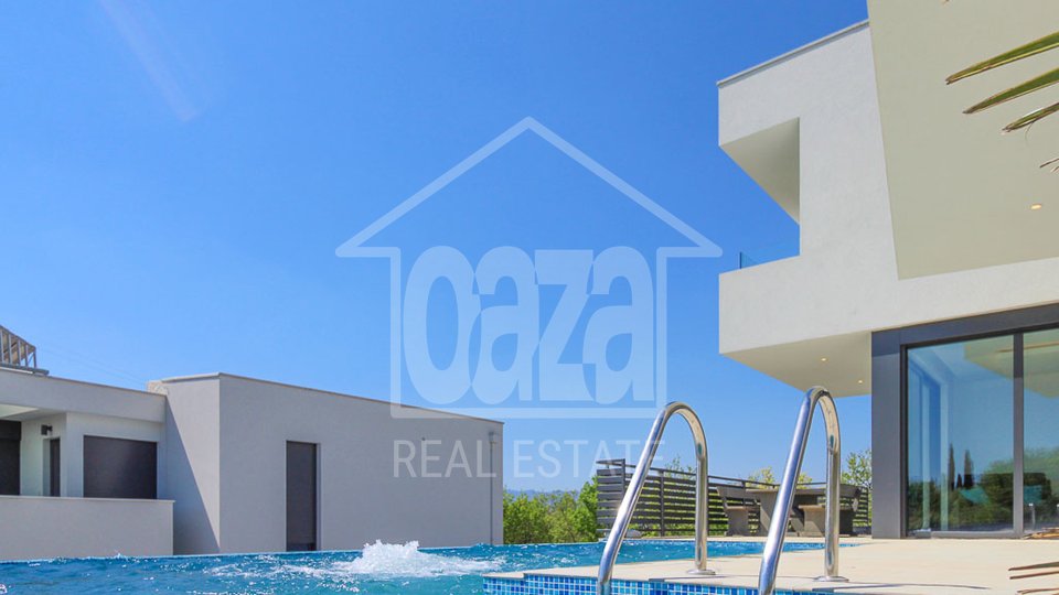 Kostrena, modern villa with pool, duplex apartment + 2 apartments