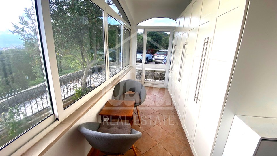 Rijeka - Kozala, sunny furnished house with three apartments, a garden and a beautiful view of the sea