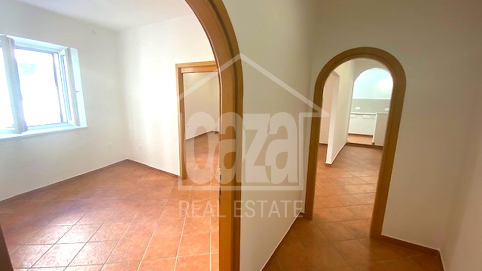 Commercial Property, 75 m2, For Rent, Rijeka - Centar