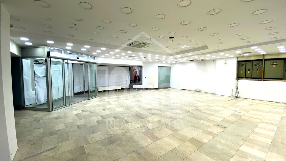 Commercial Property, 233 m2, For Rent, Rijeka - Centar