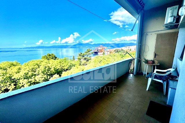 Rijeka-Pećine, 2 bedrooms+bedroom+balcony, beautiful sea view, close to beaches