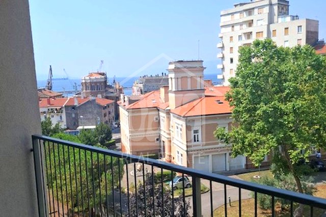Rijeka - center, luxurious two-story apartment of 103m2