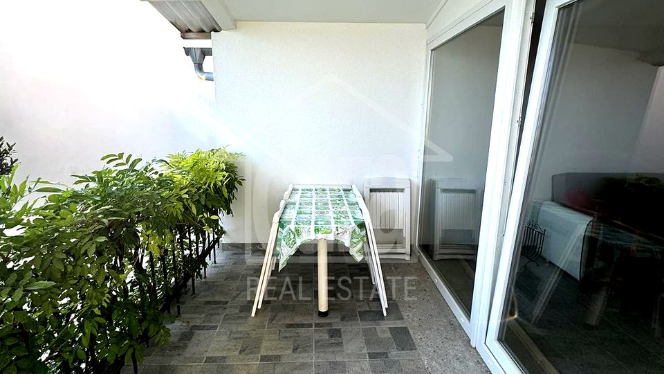 Pećine, 1 row to the sea, 1 bedroom + living room with terrace