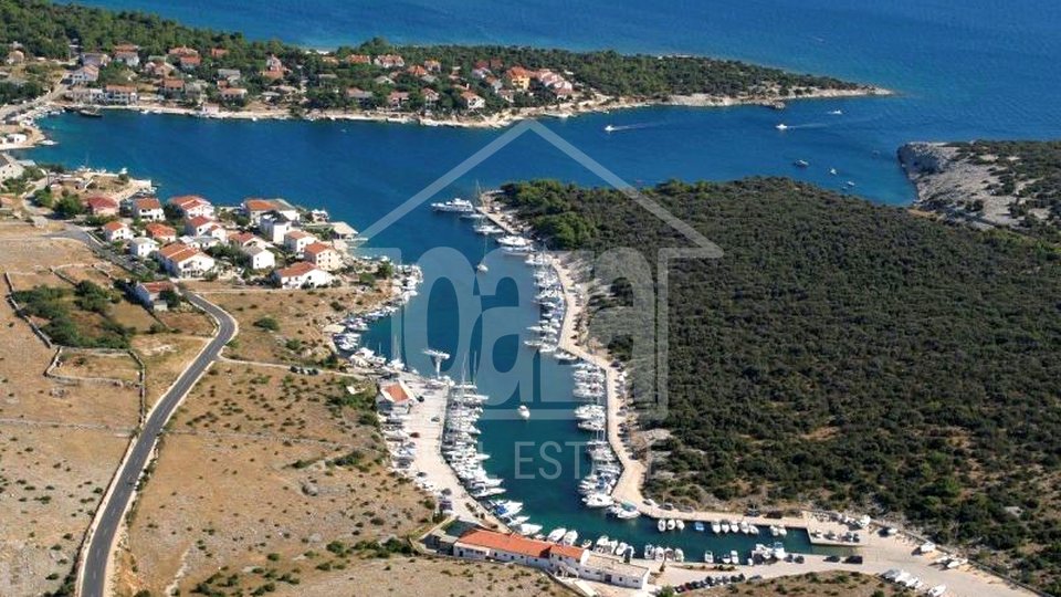 Pag - Šimuni, building plot 1,776 m2 for the construction of two villas, 50 m from the sea