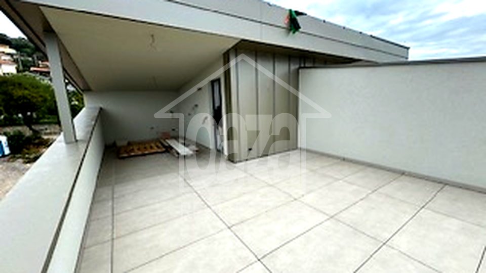 Modern new building, house 4 bedrooms + living room, with garage and swimming pool