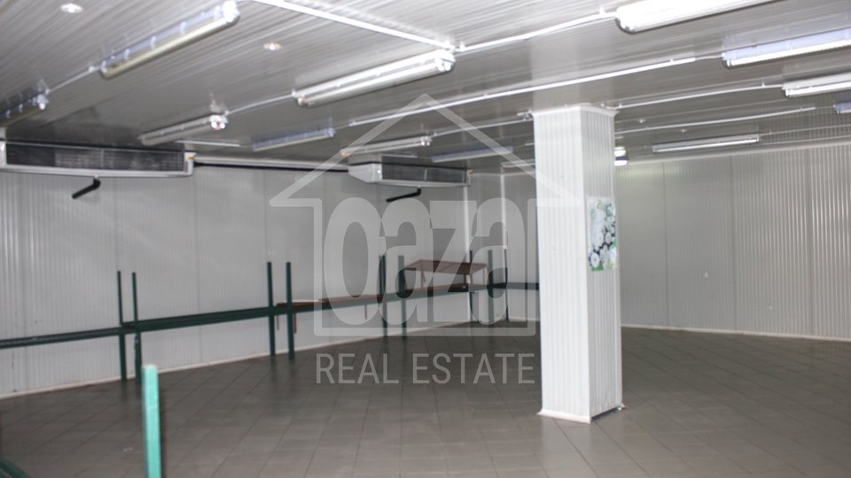 Commercial Property, 225 m2, For Rent, Rijeka - Škurinje