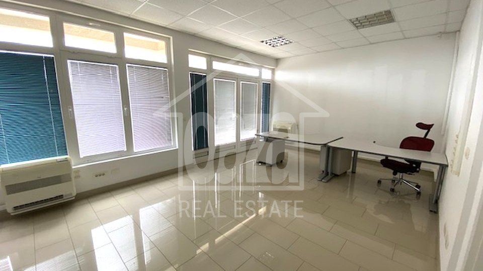 Commercial Property, 195 m2, For Rent, Rijeka - Zamet