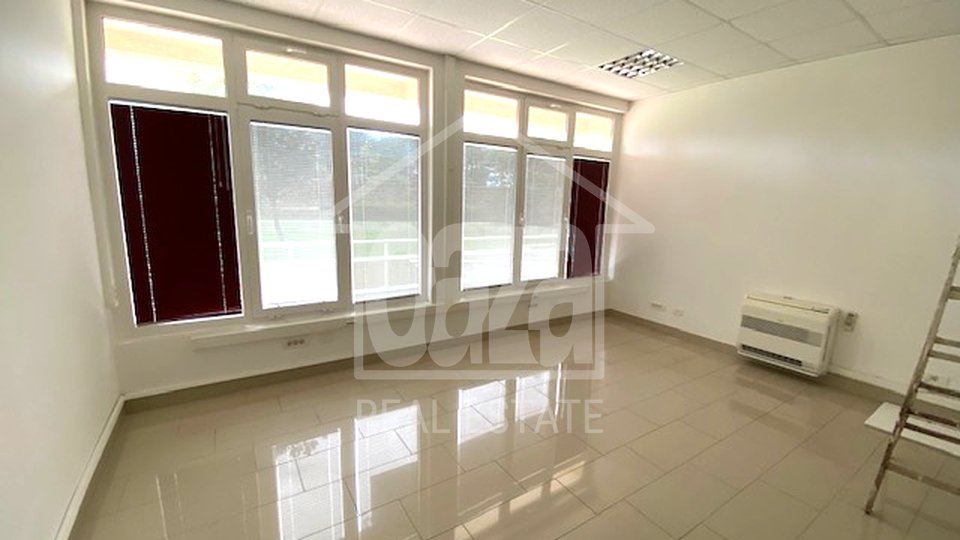 Commercial Property, 195 m2, For Rent, Rijeka - Zamet