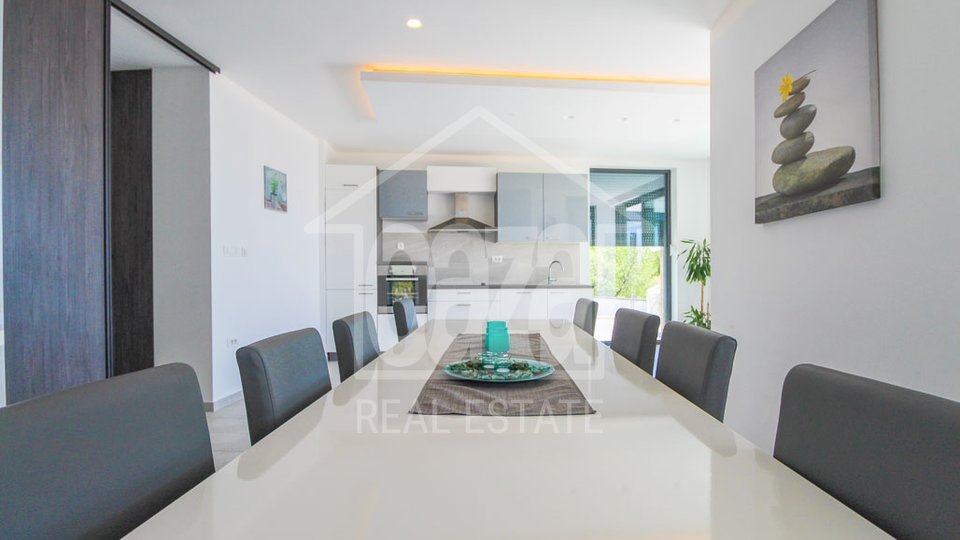 House, 330 m2, For Sale, Kostrena