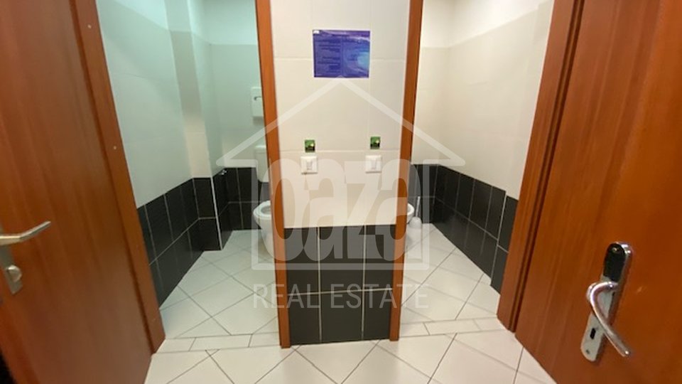 Commercial Property, 833 m2, For Rent, Rijeka - Centar