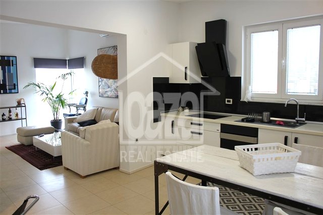 Appartamento, 100 m2, Affitto, Rijeka - Banderovo