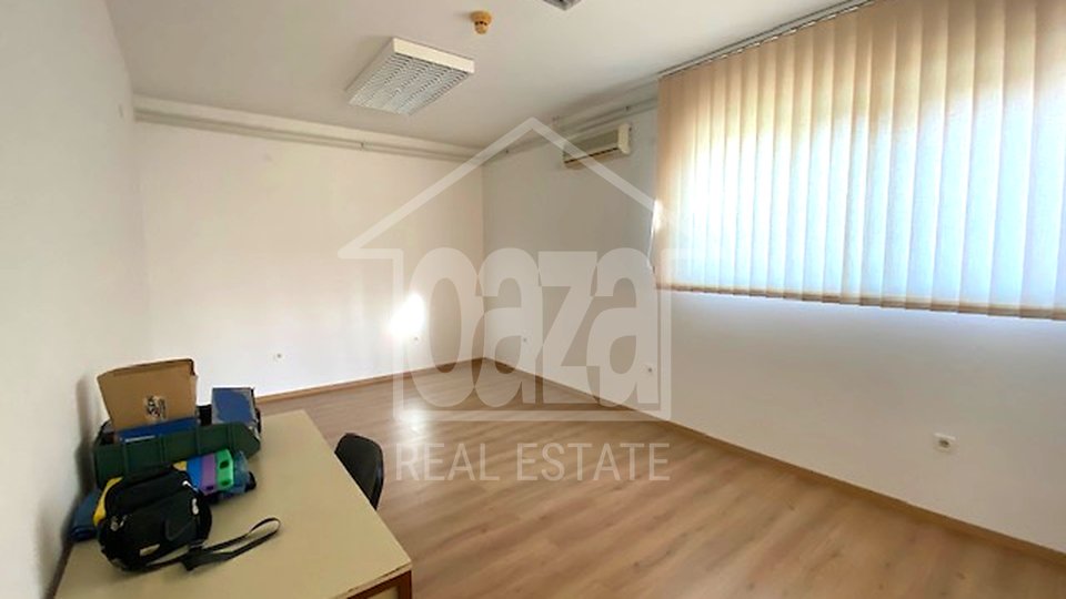 Commercial Property, 140 m2, For Rent, Rijeka - Donja Drenova