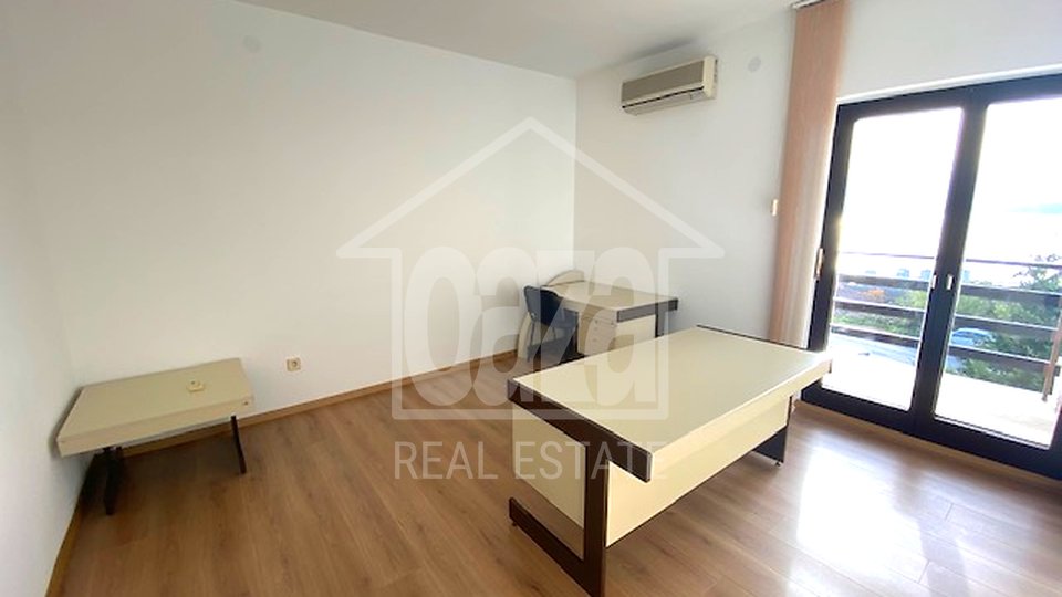 Donja Drenova, prizemlje poslovne zgrade 230 m2