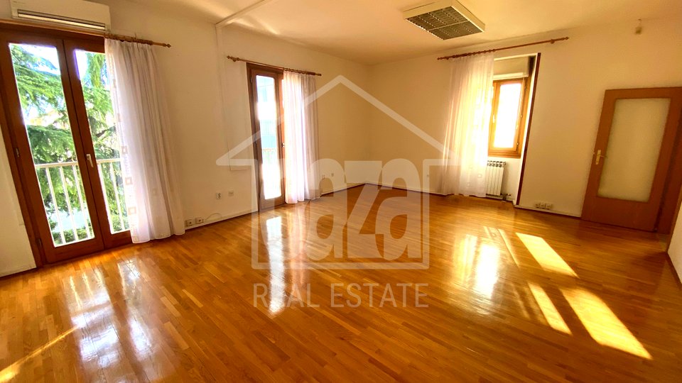 Commercial Property, 65 m2, For Rent, Rijeka - Centar