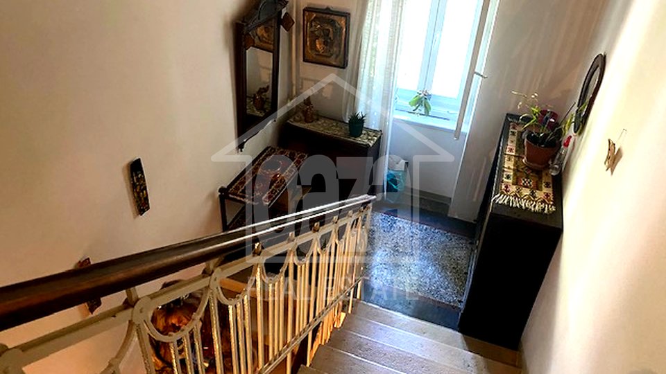 House, 250 m2, For Sale, Rijeka - Donja Vežica