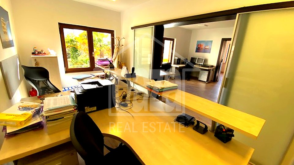 Haus, 357 m2, Verkauf, Rijeka - Bulevard