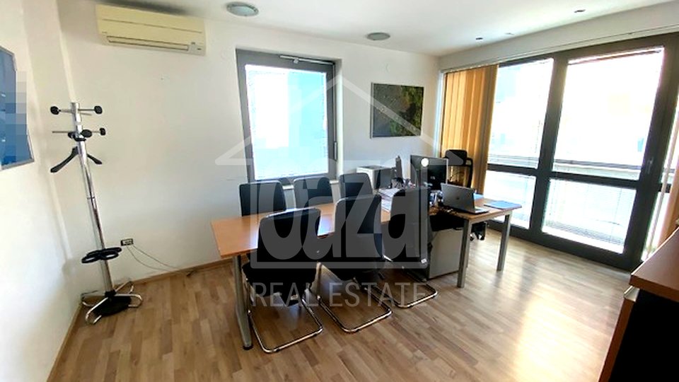 Commercial Property, 335 m2, For Sale, Rijeka - Centar